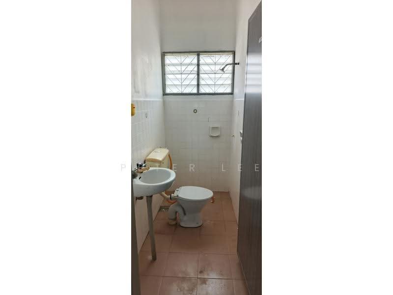 2-storey Terraced House for Sale in Taman Laksamana Cheng Ho (Melaka City) - Peter Lee - Bathroom - PropertyGuru.com.my