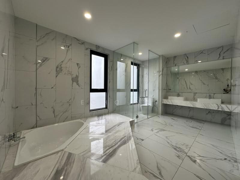 Bungalow House for Sale in Taman Tunku (Bukit Tunku (Kenny Hills)) - Echo Ng - Bathroom - PropertyGuru.com.my