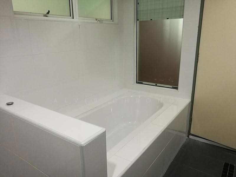 Kediaman Servis untuk Disewa di Ritze Perdana 2 - Alvis Cheong - Bathroom - PropertyGuru.com.my