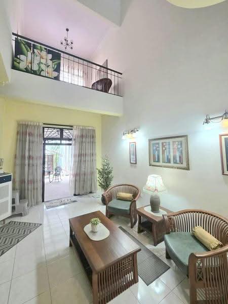 Rumah Teres 2-Tingkat untuk Dijual di Taman Perling (Perling) - Stella Chia - Living Room - PropertyGuru.com.my