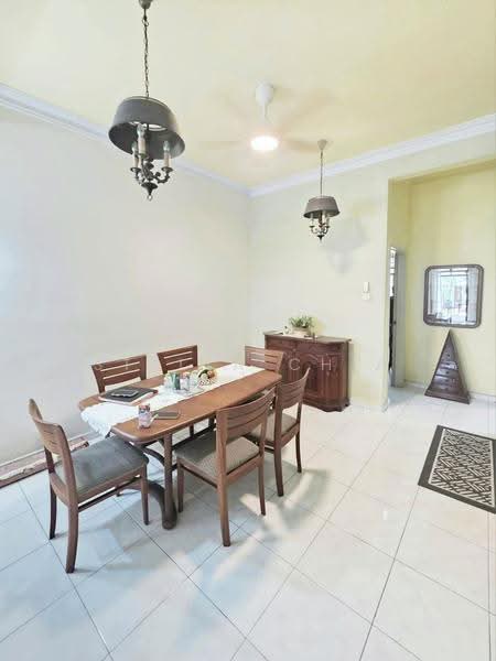 Rumah Teres 2-Tingkat untuk Dijual di Taman Perling (Perling) - Stella Chia - Dining Room - PropertyGuru.com.my