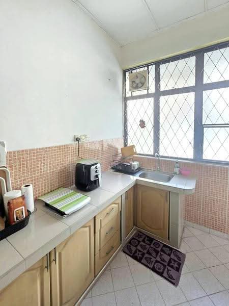 Rumah Teres 2-Tingkat untuk Dijual di Taman Perling (Perling) - Stella Chia - Kitchen - PropertyGuru.com.my