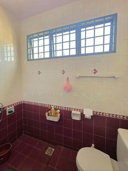 Rumah Teres 2-Tingkat untuk Dijual di Taman Perling (Perling) - Stella Chia - Bathroom - PropertyGuru.com.my