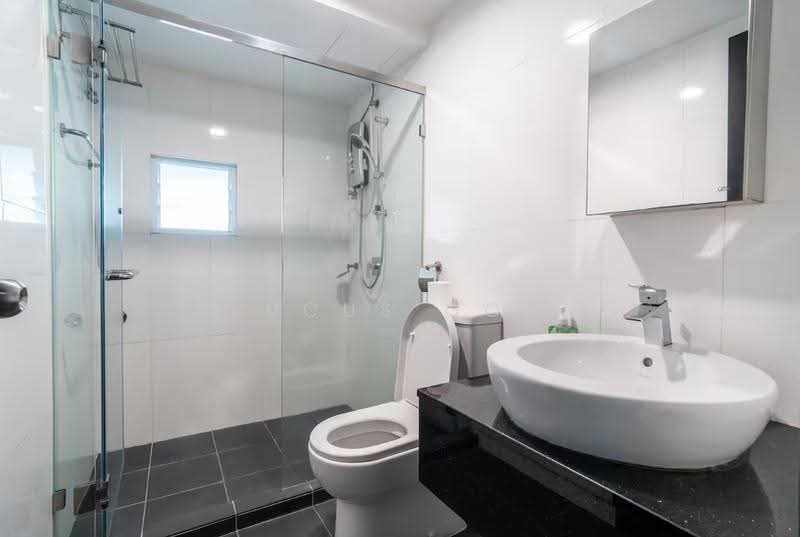Service Residence for Sale at Parkland Residence @ Kajang 2 - Lucus Goh - Bathroom - PropertyGuru.com.my