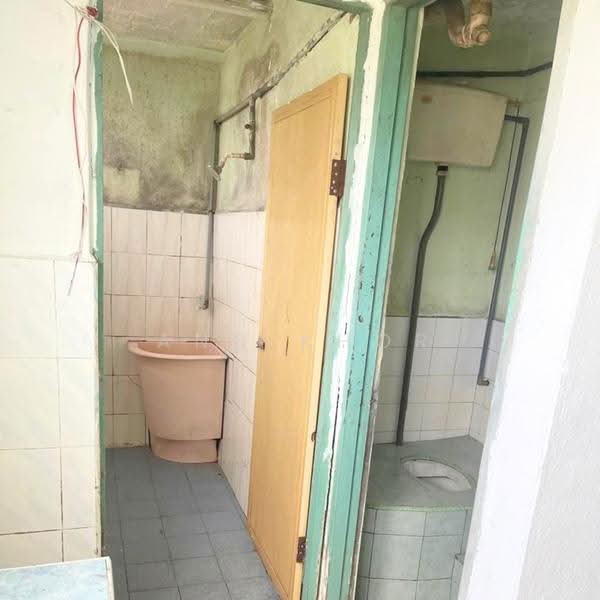 Flat for Sale at Taman Merak Jaya - Ann Khor - Bathroom - PropertyGuru.com.my