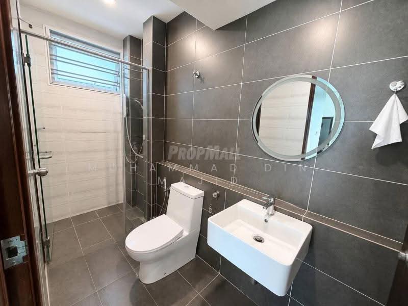 3-storey Terraced House for Sale in Cyberjaya (Selangor) - Mohammad Din Majid - Bathroom - PropertyGuru.com.my