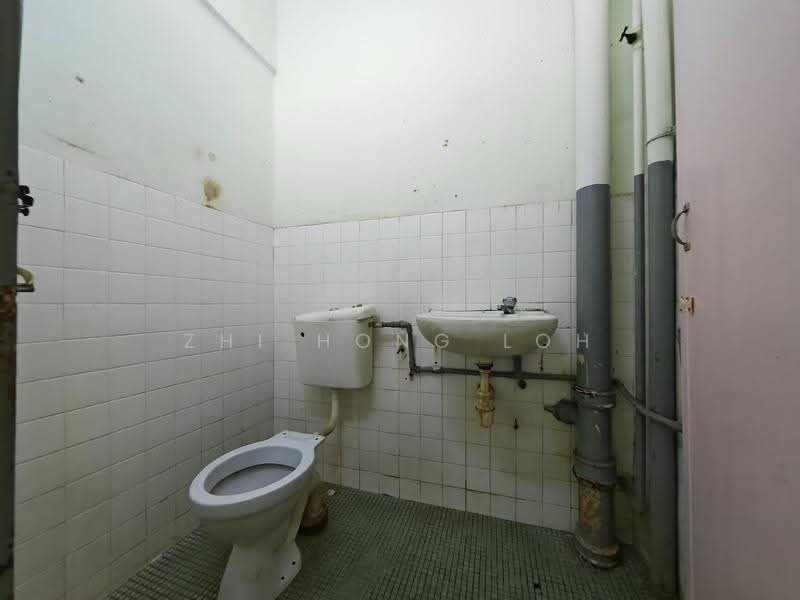 2-storey Terraced House for Sale in Taman Sri Rampai (Wangsa Maju) - Zhi Hong Loh - Bathroom - PropertyGuru.com.my