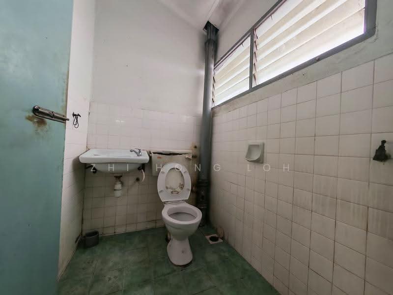 2-storey Terraced House for Sale in Taman Sri Rampai (Wangsa Maju) - Zhi Hong Loh - Bathroom - PropertyGuru.com.my