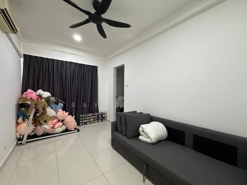 Rumah Berkembar untuk Dijual di Mahkota Hills (Cheras) - Ray Chong - Living Room - PropertyGuru.com.my