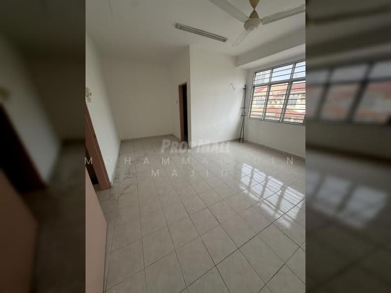 2-storey Terraced House for Sale in Taman Putra Impiana (Puchong) - Mohammad Din Majid - Living Room - PropertyGuru.com.my