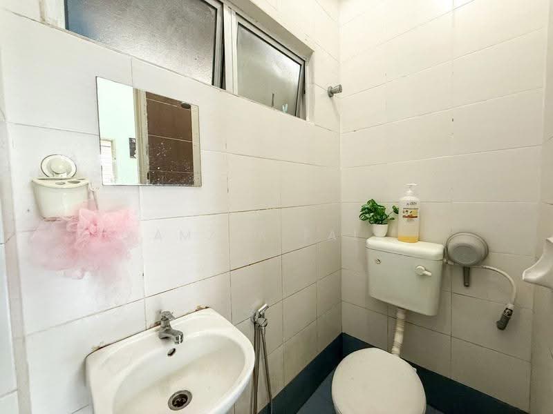 Apartment for Sale at Dahlia Court - Amzar Faiz - PropertyGuru.com.my