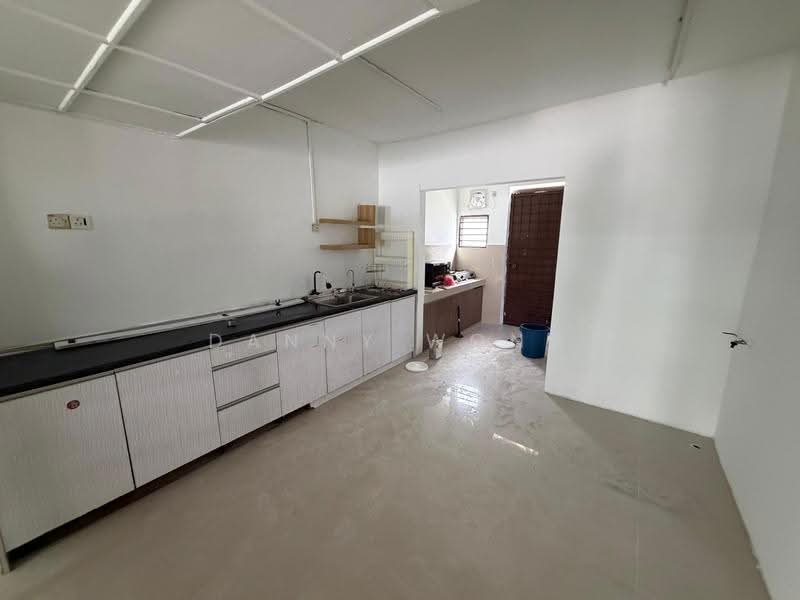 2-storey Terraced House for Sale in Bandar Country Homes (Rawang) - Danny Wong - Kitchen - PropertyGuru.com.my
