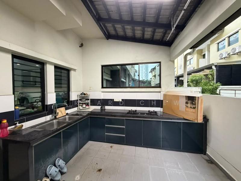 Rumah Teres 3-Tingkat untuk Dijual di Bandar Bayan Bahru (Bayan Lepas) - Bernard Chew - Kitchen - PropertyGuru.com.my
