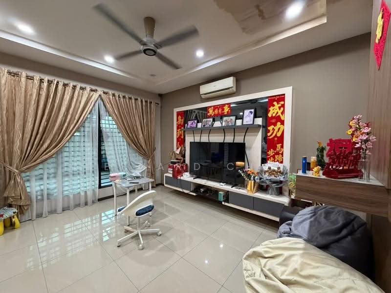 Rumah Teres 3-Tingkat untuk Dijual di Bandar Bayan Bahru (Bayan Lepas) - Bernard Chew - Living Room - PropertyGuru.com.my