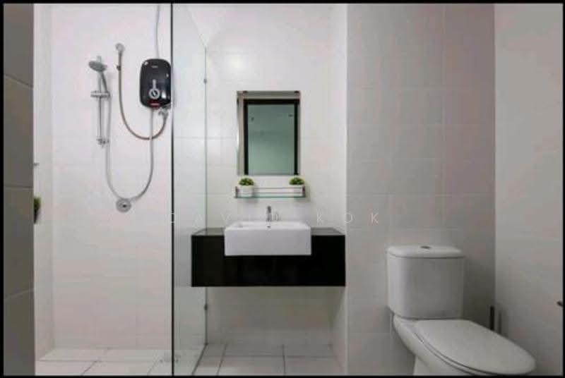 Kediaman Servis untuk Dijual di Trefoil @ Setia City - David Kok - Bathroom - PropertyGuru.com.my