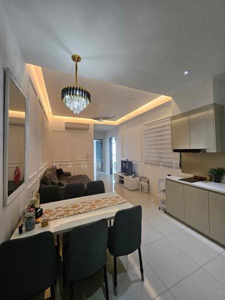 Kediaman Servis untuk Dijual di Paradigm Residence - Shannen Lee - Living Room - PropertyGuru.com.my