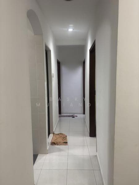 Flat for Rent at Flat Taman Ungku Tun Aminah - Basky Muniandy - Corridor - PropertyGuru.com.my