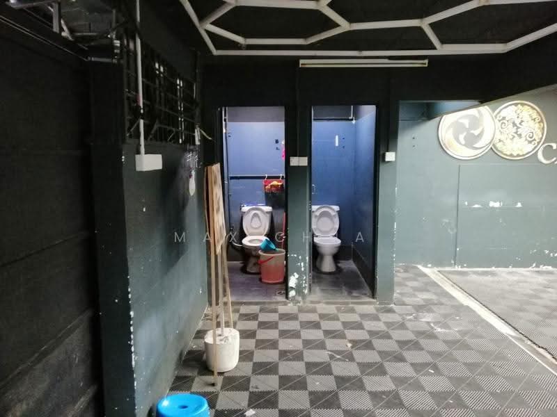 Kedai untuk Disewa di Taman Serdang Jaya (Seri Kembangan) - Max Chua - Bathroom - PropertyGuru.com.my