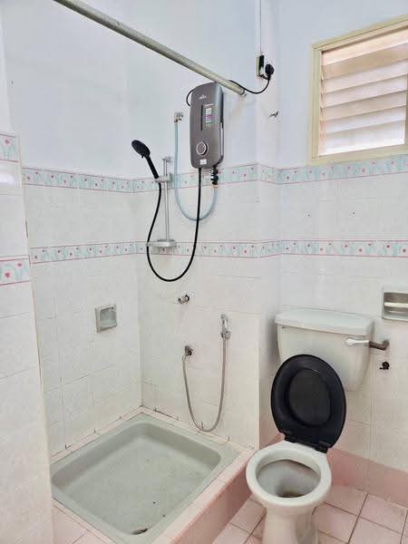2-storey Terraced House for Rent in Usj 20 (Subang Jaya) - Aziz Abdullah - Bathroom - PropertyGuru.com.my