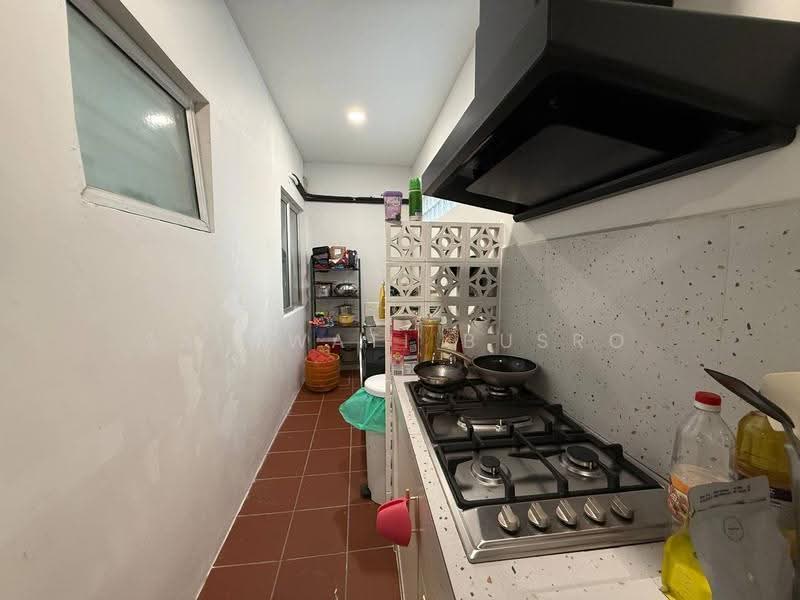 Rumah Teres 2-Tingkat untuk Dijual di Denai Alam (Shah Alam) - Salawati Busro - Kitchen - PropertyGuru.com.my