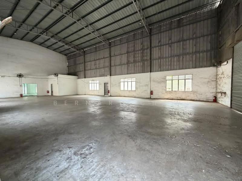 Warehouse for Rent in Taman Iks Simpang Ampat (Simpang Ampat) - Bernard Chew - Interior - PropertyGuru.com.my