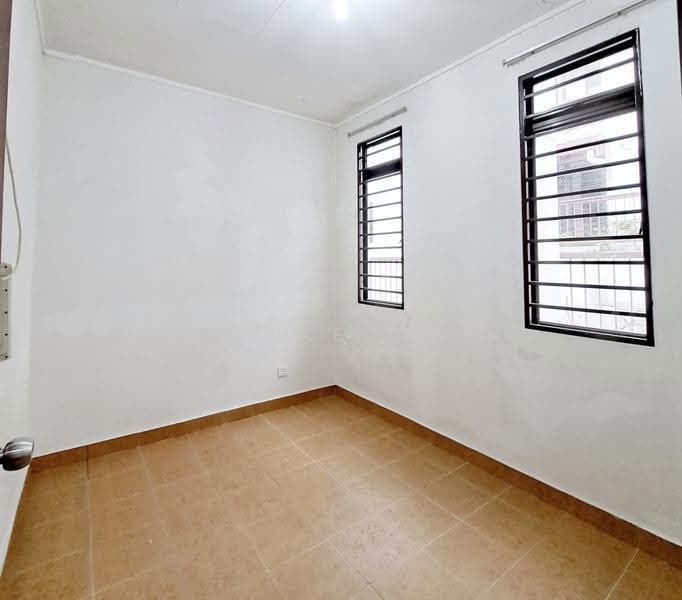 2-storey Terraced House for Sale in Denai Alam (Shah Alam) - Michelle Chong - Guest room - PropertyGuru.com.my