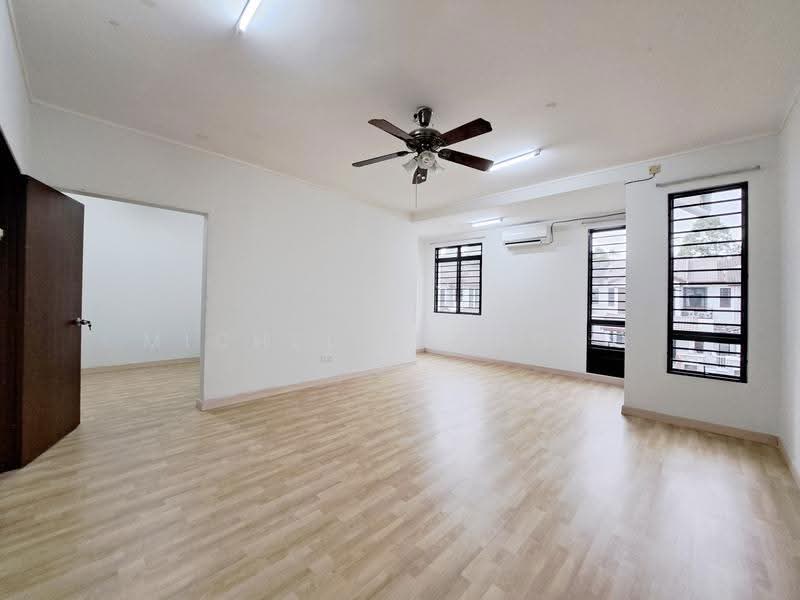 2-storey Terraced House for Sale in Denai Alam (Shah Alam) - Michelle Chong - Master bedroom - PropertyGuru.com.my