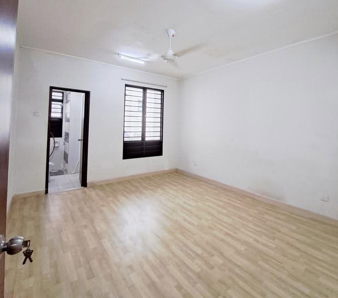 2-storey Terraced House for Sale in Denai Alam (Shah Alam) - Michelle Chong - 3rd bedroom - PropertyGuru.com.my