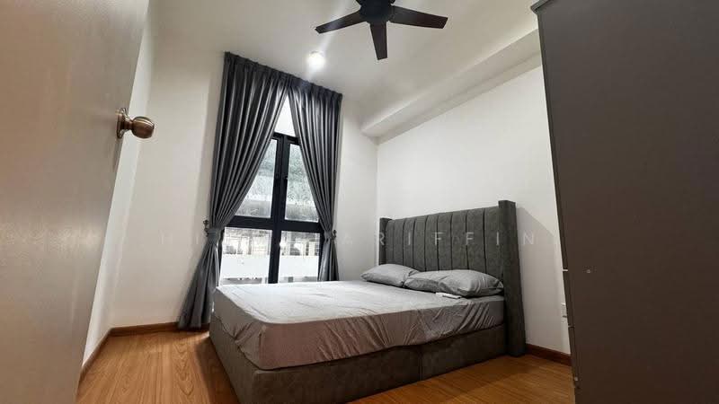 Service Residence for Rent at Maya Bay Residences @ Gamuda Cove - Hilmi Ariffin - Bedroom - PropertyGuru.com.my