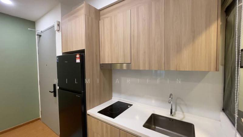 Service Residence for Rent at Maya Bay Residences @ Gamuda Cove - Hilmi Ariffin - Kitchen - PropertyGuru.com.my