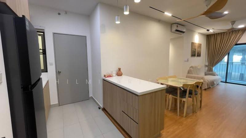 Service Residence for Rent at Maya Bay Residences @ Gamuda Cove - Hilmi Ariffin - Kitchen - PropertyGuru.com.my