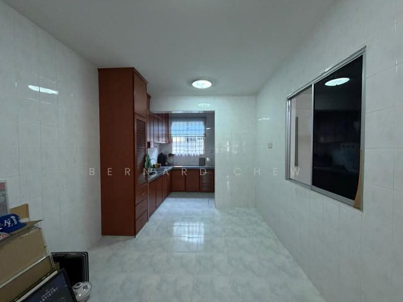 2-storey Terraced House for Sale in Sungai Ara (Penang) - Bernard Chew - Kitchen - PropertyGuru.com.my