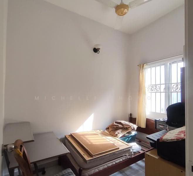 2-storey Terraced House for Sale in Taman Bukit Subang (Shah Alam) - Michelle Chong - Guest room - PropertyGuru.com.my