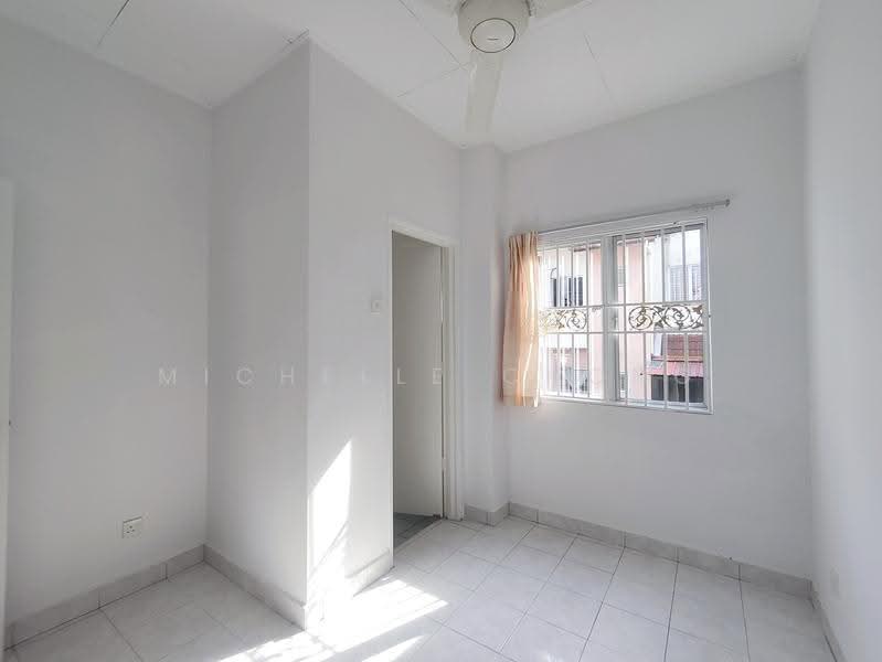 2-storey Terraced House for Sale in Taman Bukit Subang (Shah Alam) - Michelle Chong - 3rd bedroom - PropertyGuru.com.my