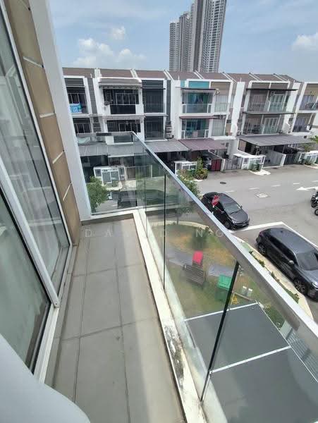 Rumah Teres 3-Tingkat untuk Dijual di Petaling Jaya (Selangor) - David Ng - Balcony - PropertyGuru.com.my