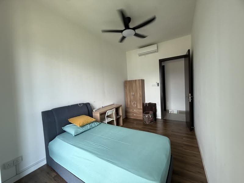 Kediaman Servis untuk Dijual di Elemen Utara KK - Agnes Chai - Bedroom - PropertyGuru.com.my