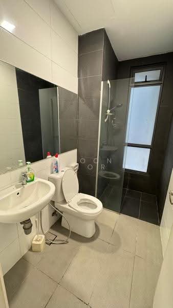 Service Residence for Sale at Paramount Utropolis - Meoon Khor - Bathroom - PropertyGuru.com.my