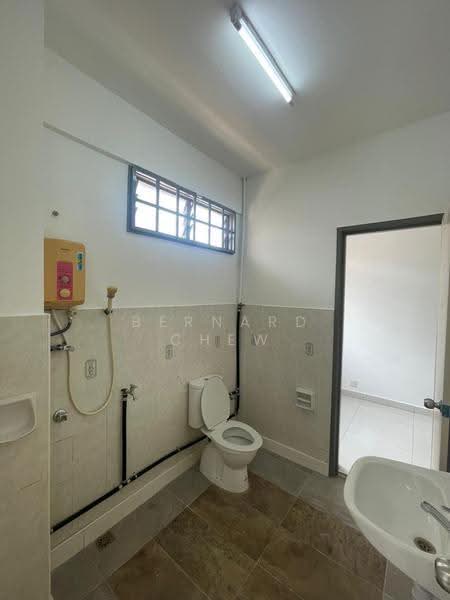 2-storey Terraced House for Sale in Sungai Ara (Penang) - Bernard Chew - Bathroom - PropertyGuru.com.my