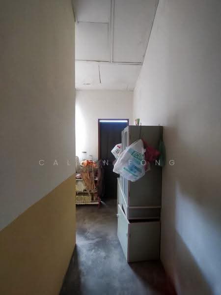 Corridor towards kitchen