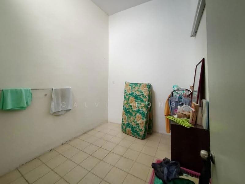 2nd bedroom (exclude furniture's)