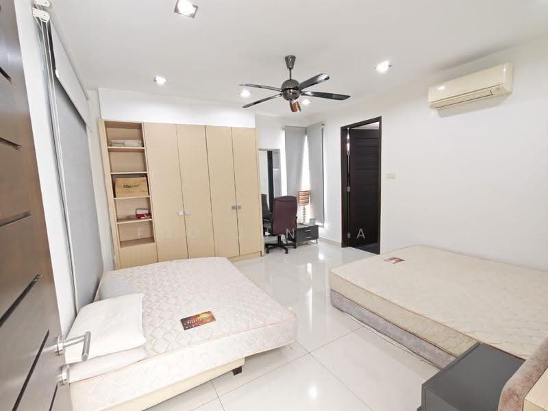 Rumah Banglo untuk Disewa di Taman Suria (Johor Bahru) - Foo Jun Tao - Bedroom - PropertyGuru.com.my