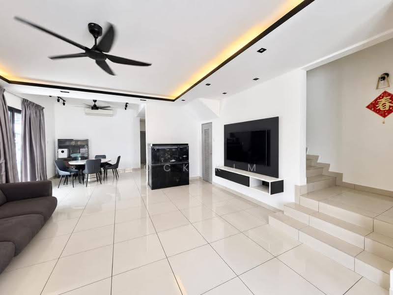 2-storey Terraced House for Sale in Bandar Dato Onn (Tebrau) - Hock Kim - Living Room - PropertyGuru.com.my