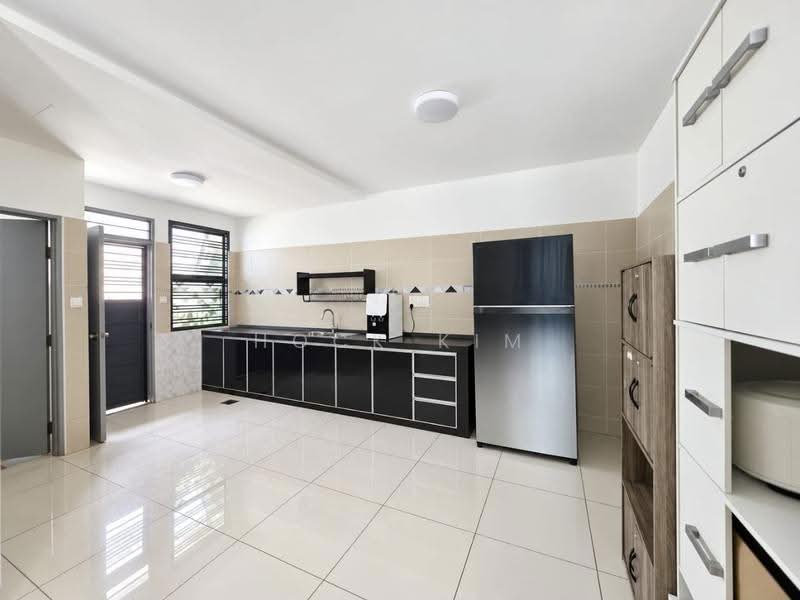 2-storey Terraced House for Sale in Bandar Dato Onn (Tebrau) - Hock Kim - Kitchen - PropertyGuru.com.my