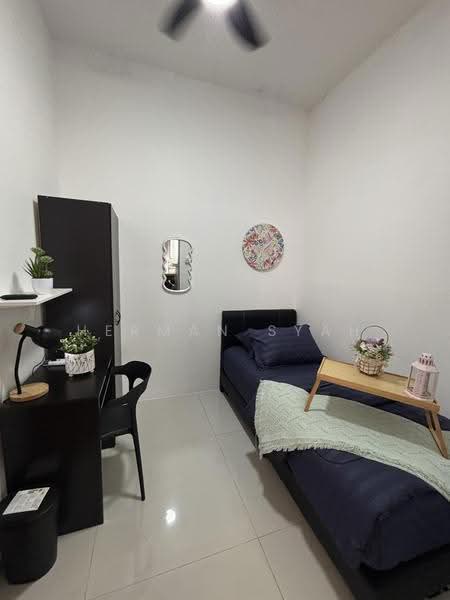 Condominium for Rent at Amberside @ Country Garden Danga Bay - Herman Syah - Bedroom - PropertyGuru.com.my