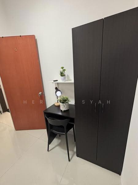 Condominium for Rent at Amberside @ Country Garden Danga Bay - Herman Syah - Study - PropertyGuru.com.my