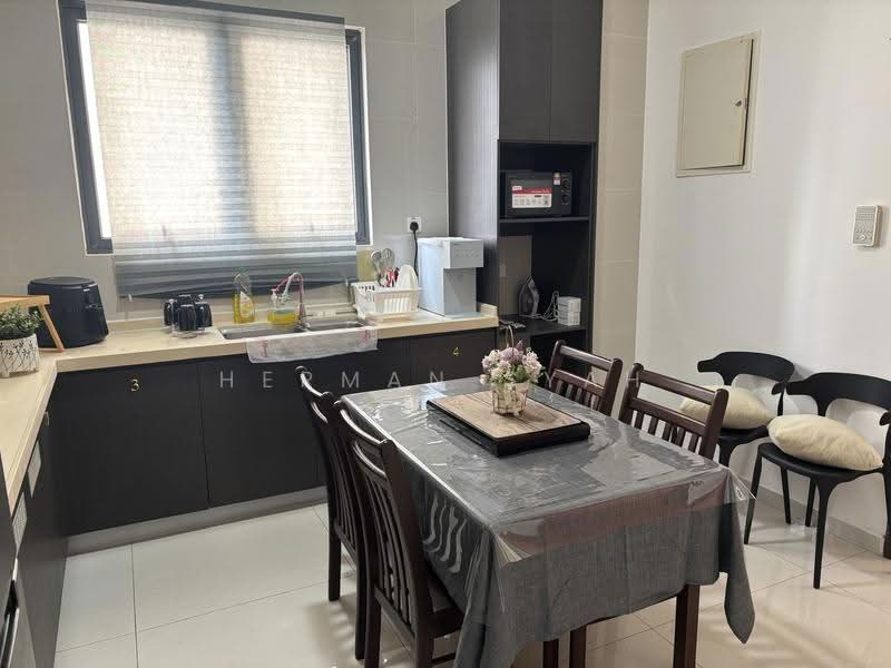 Condominium for Rent at Amberside @ Country Garden Danga Bay - Herman Syah - Kitchen - PropertyGuru.com.my