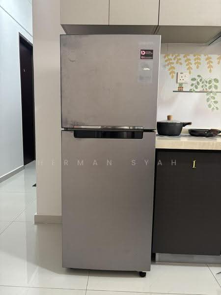 Condominium for Rent at Amberside @ Country Garden Danga Bay - Herman Syah - Kitchen - PropertyGuru.com.my