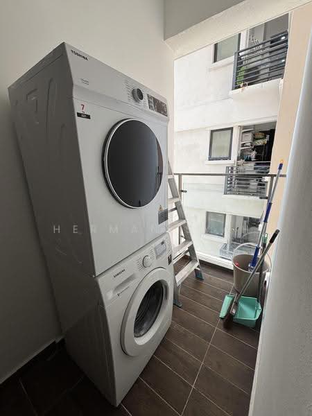 Condominium for Rent at Amberside @ Country Garden Danga Bay - Herman Syah - Balcony - PropertyGuru.com.my
