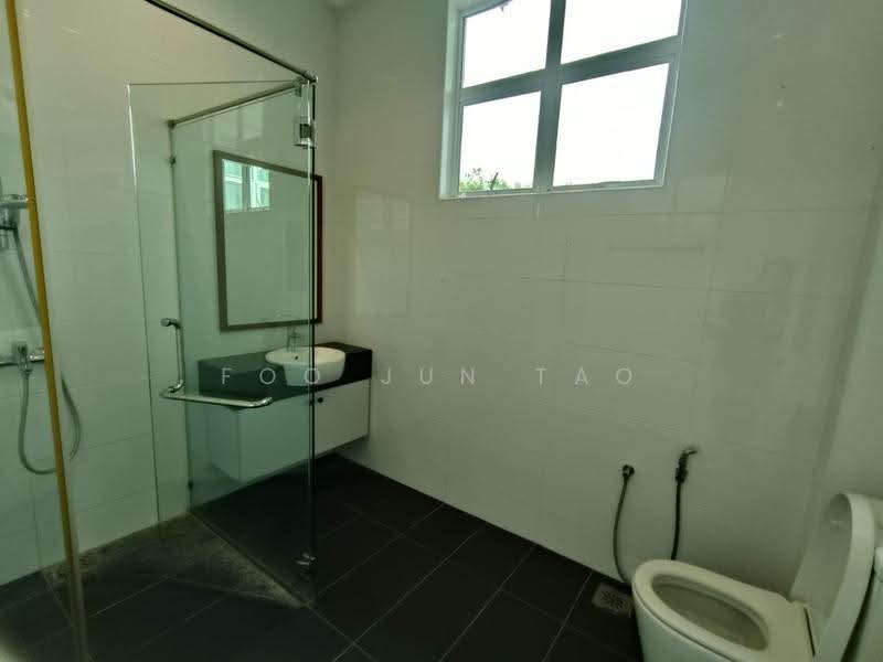 Bungalow House for Rent in Leisure Farm (Gelang Patah) - Foo Jun Tao - Bathroom - PropertyGuru.com.my