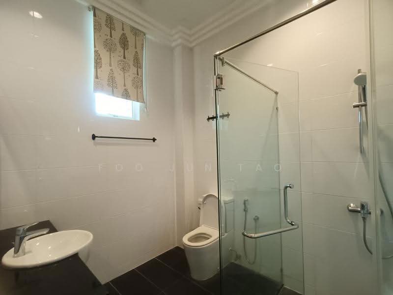 Bungalow House for Rent in Leisure Farm (Gelang Patah) - Foo Jun Tao - Bathroom - PropertyGuru.com.my